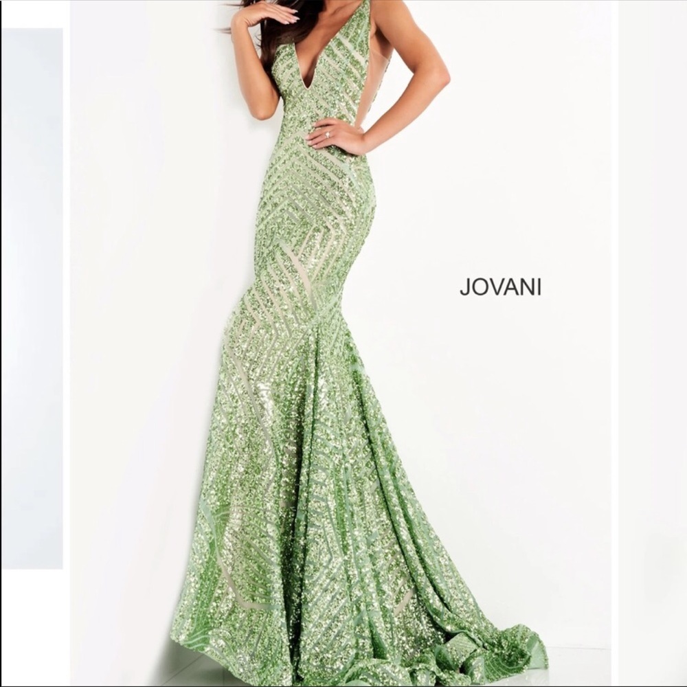 Jovani pale green size 2 sequins dress